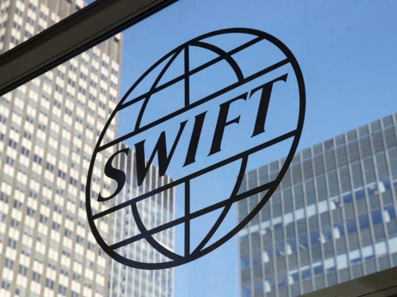 Центробанк Ирана отключили от системы SWIFT 