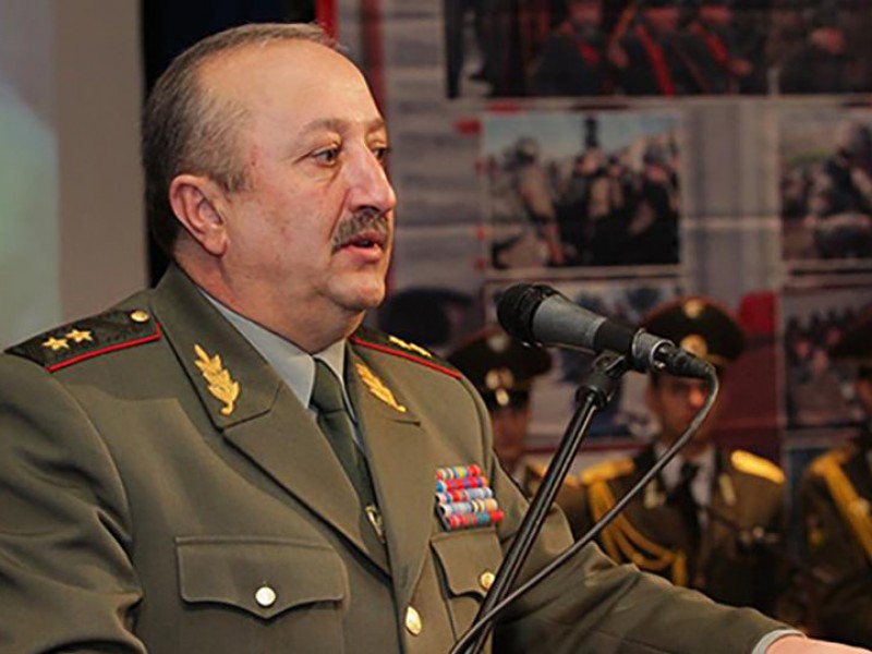 Пресса: начальника генштаба ВС Армении заменят карабахским генералом