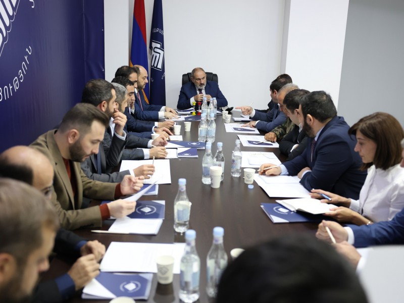 Пашинян провел заседание правления правящей партии «Гражданский договор»