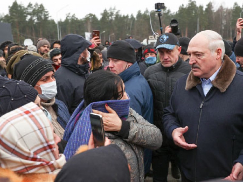 Лукашенко призвал власти Польши пропустить беженцев в Германию