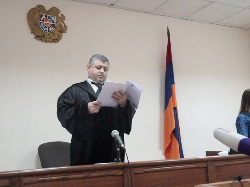 Երևանում թալանել են ՀՀ վարչական դատարանի դատավոր Արծրուն Միրզոյանի Lexus-ը