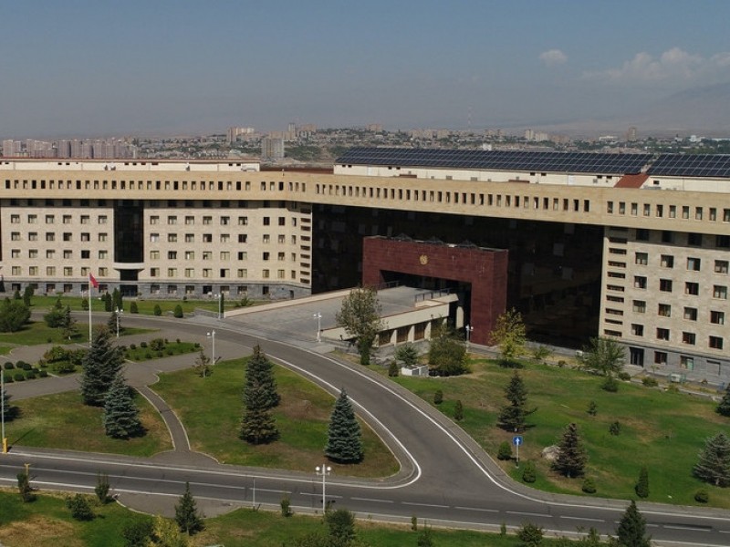 МО РА: в результате обстрела со стороны Азербайджана у ВС Армении 1 погибший и 2 раненых 