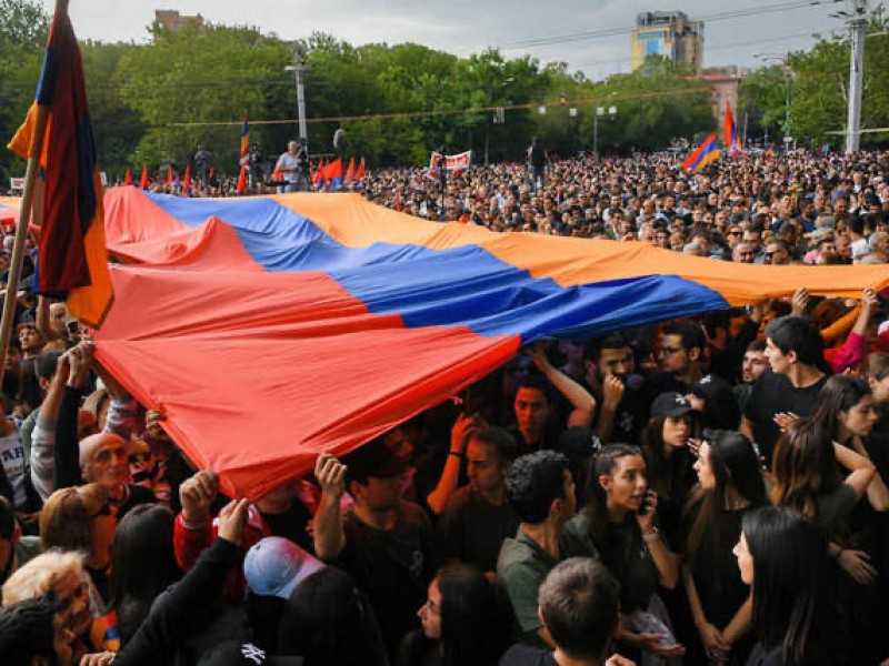 СМИ: Протесты в Армении. Дело идёт к «сносу» Пашиняна