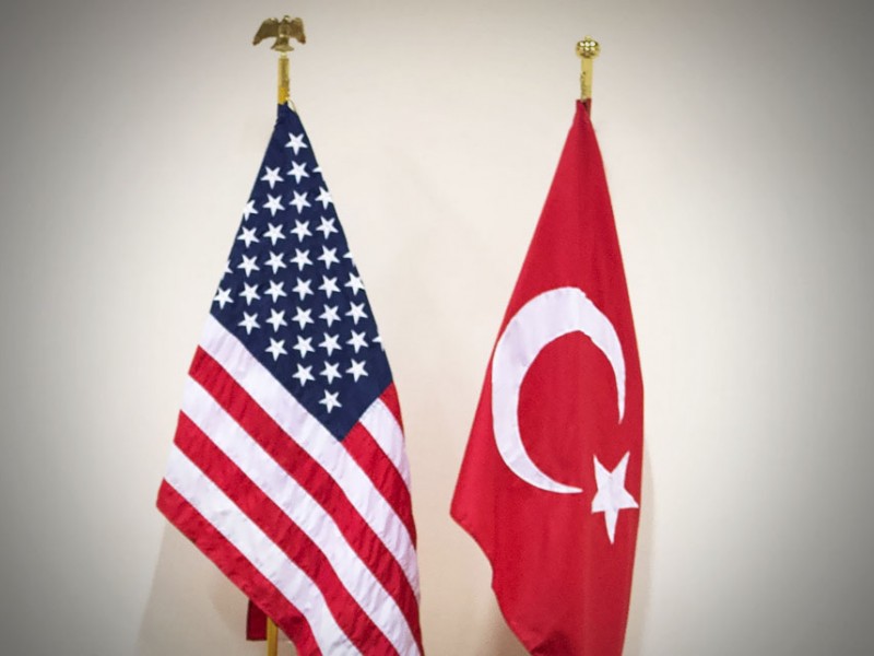 Турецкий министр заверяет, что санкции США не отразятся на экономики Турции