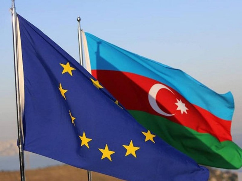 Евросоюз призвал Азербайджан освободить всех политзаключенных