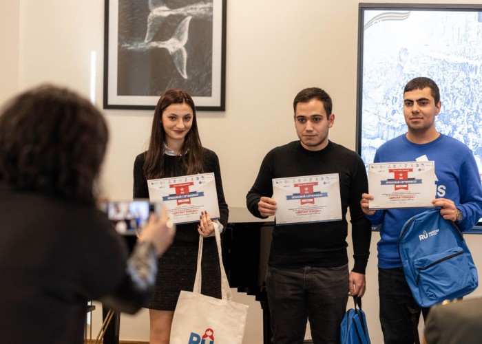 В Русском доме в Ереване наградили победителей и участников «Диктанта Победы» 