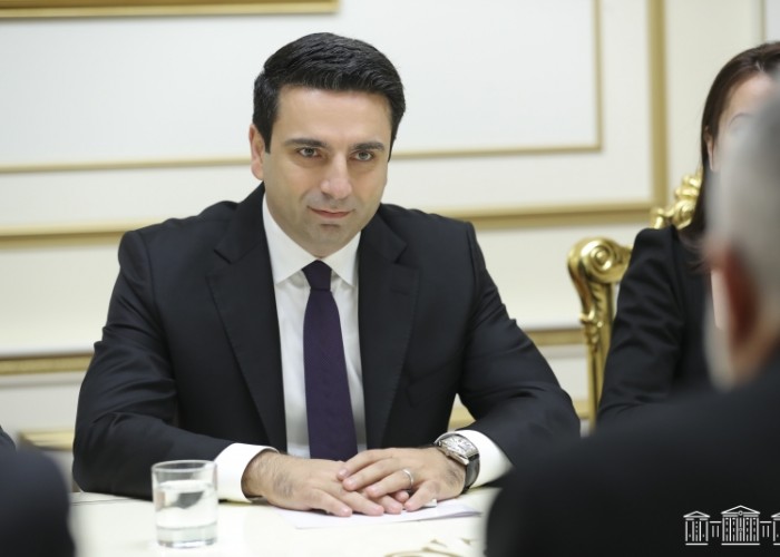 Ален Симонян считает, что партия ГД спасла Путина от уголовного преследования в Армении
