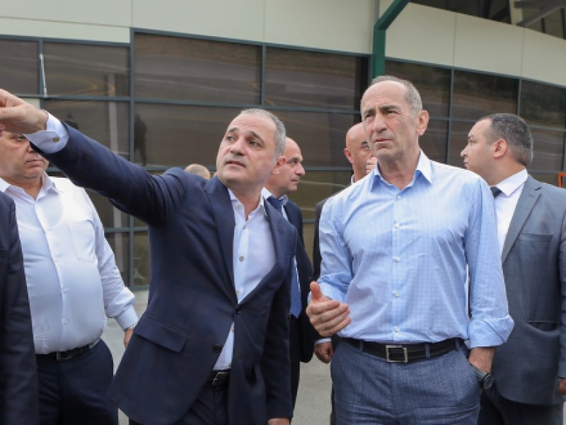 Действующая власть в агонии: Акопян представил подробности обысков штабов в Сисиане 