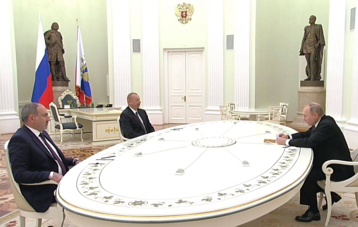Путин надеется, что переговоры с Пашиняном и Алиевым помогут урегулированию в Карабахе