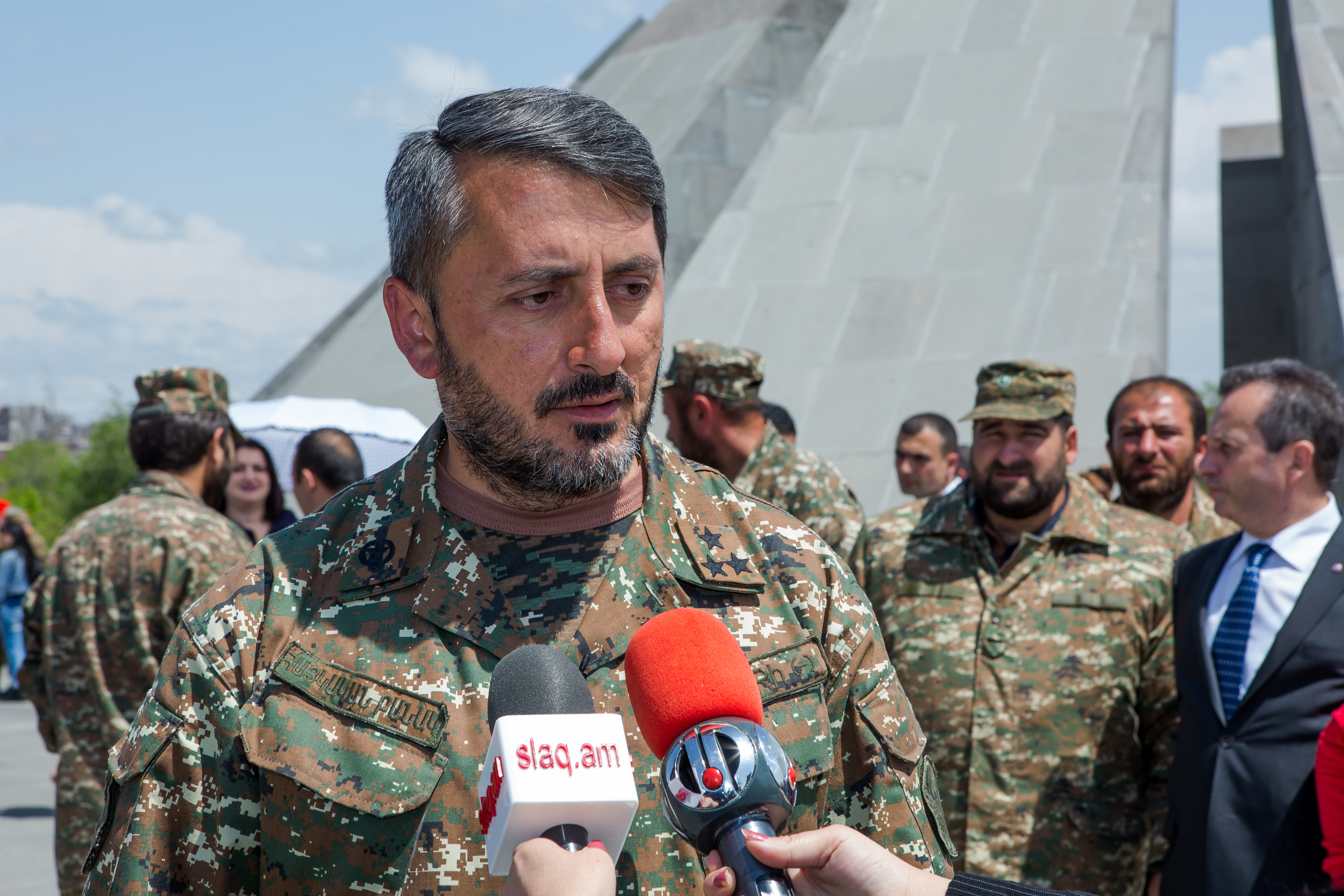 Армения должна исключить внешнюю политику “и - и”, которая ведет ее к краху - Асрян