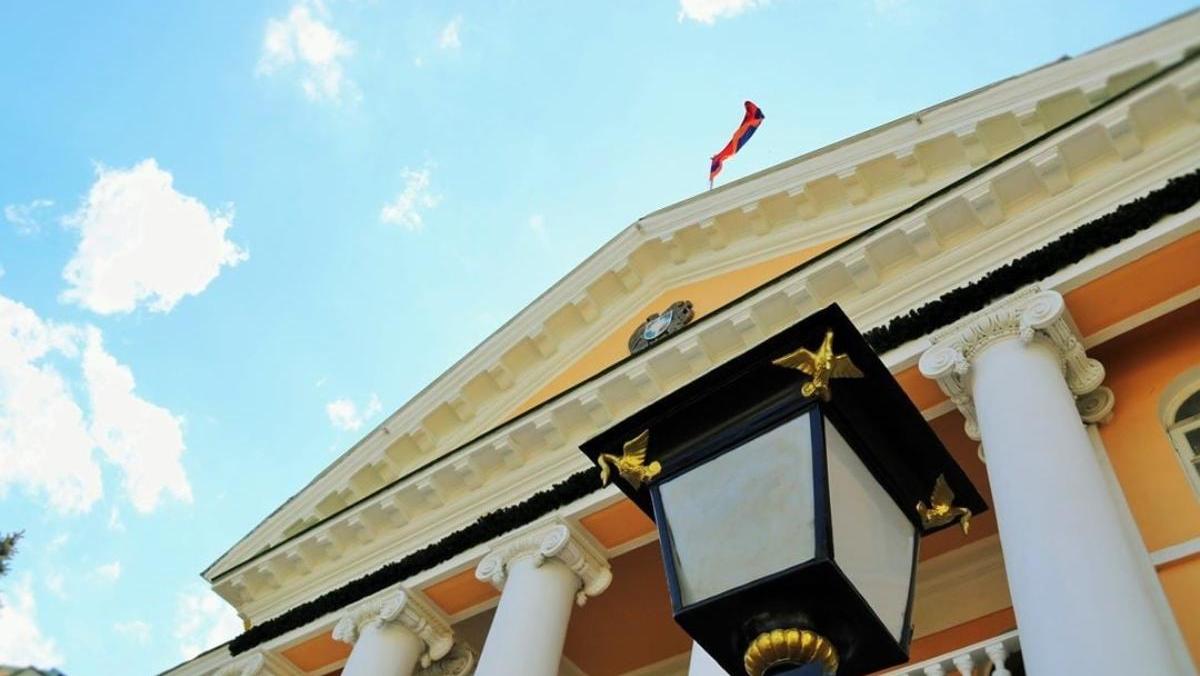 Посольство Армении сообщило о порядке выезда граждан республики в Россию для лечения