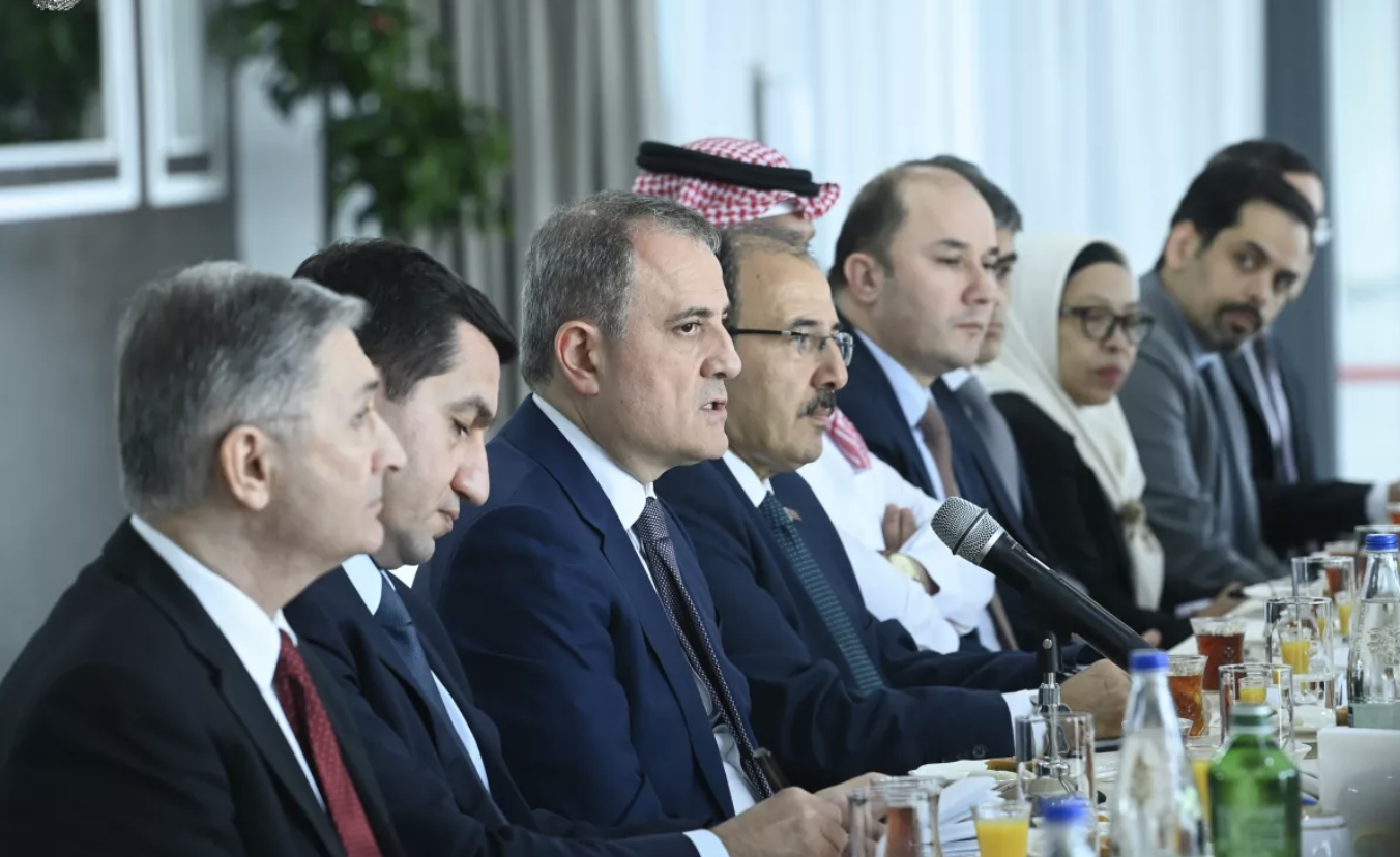 Լուսանկարը` ադրբեջանական ԶԼՄ-ներ