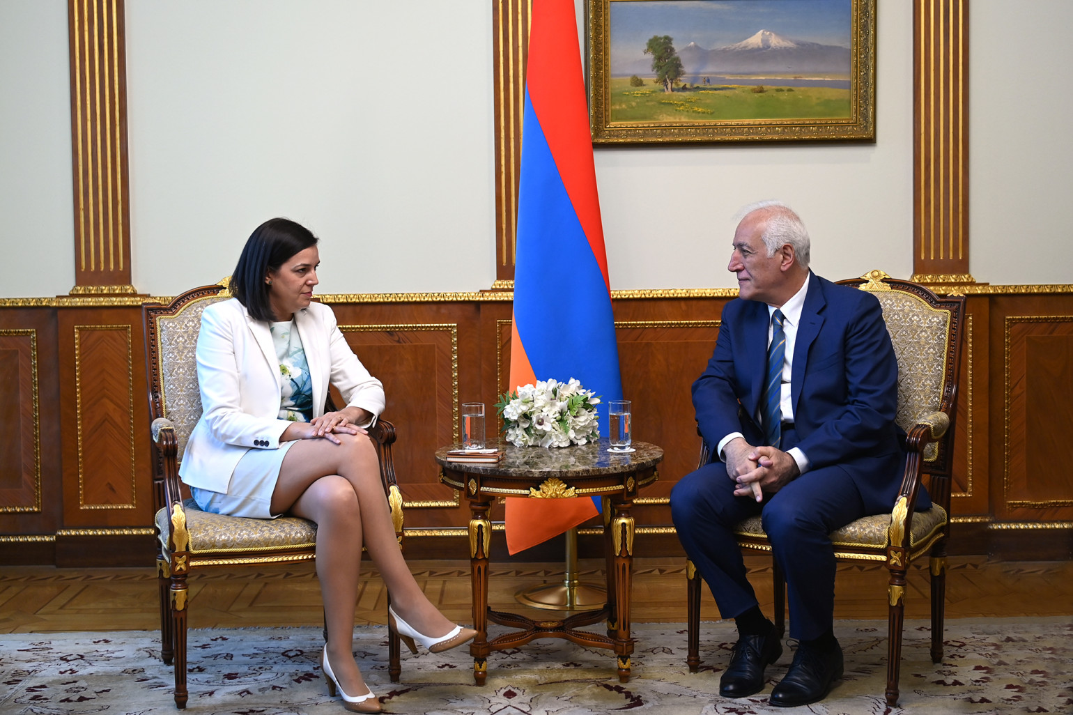 Խաչատուրյանն ընդունել է ՀՀ-ում Ուրուգվայի դեսպանին