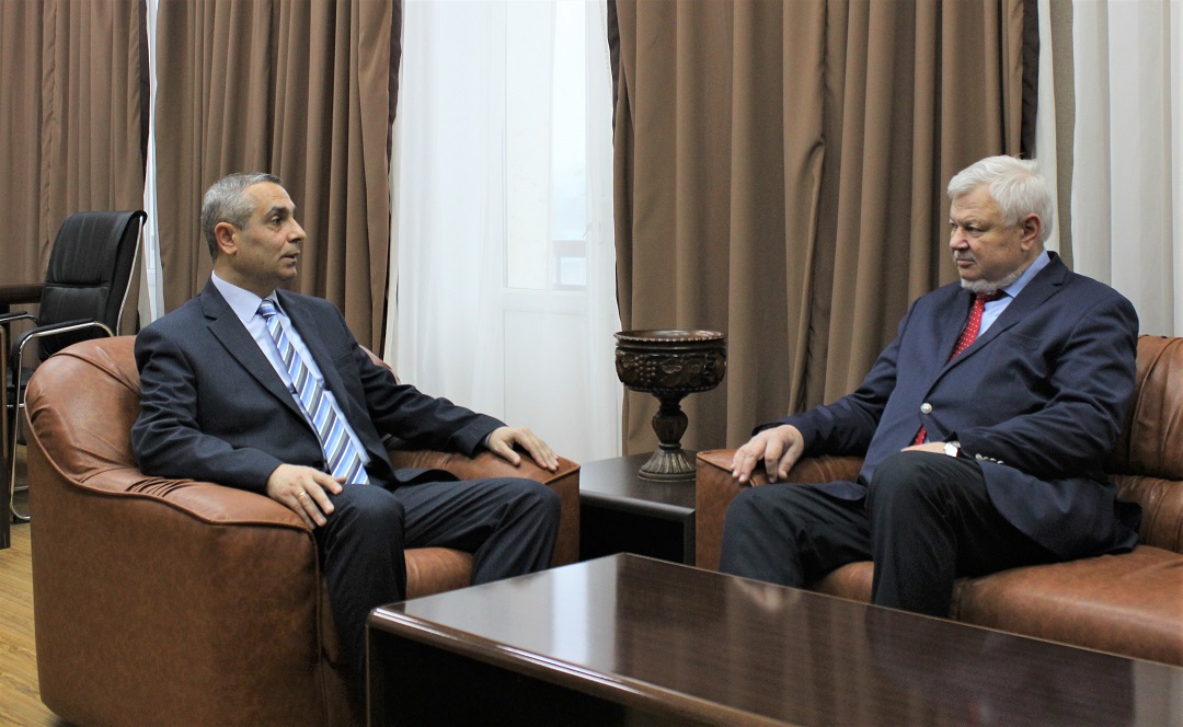 Каспшик с главой МИД Арцаха обсудил ситуацию в зоне карабахского конфликта