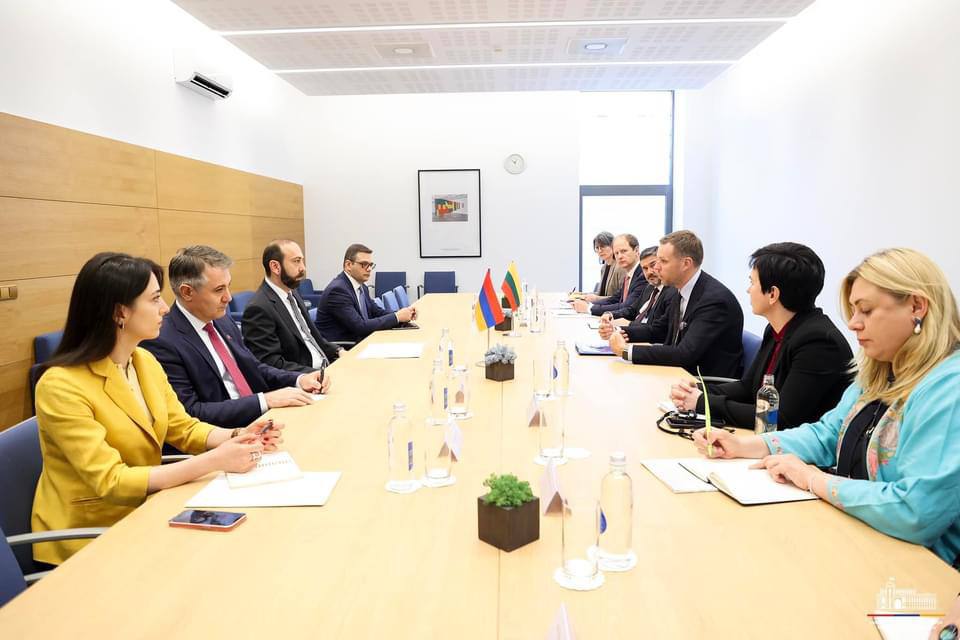 Состоялась встреча министров иностранных дел Армении и Литвы в расширенном формате