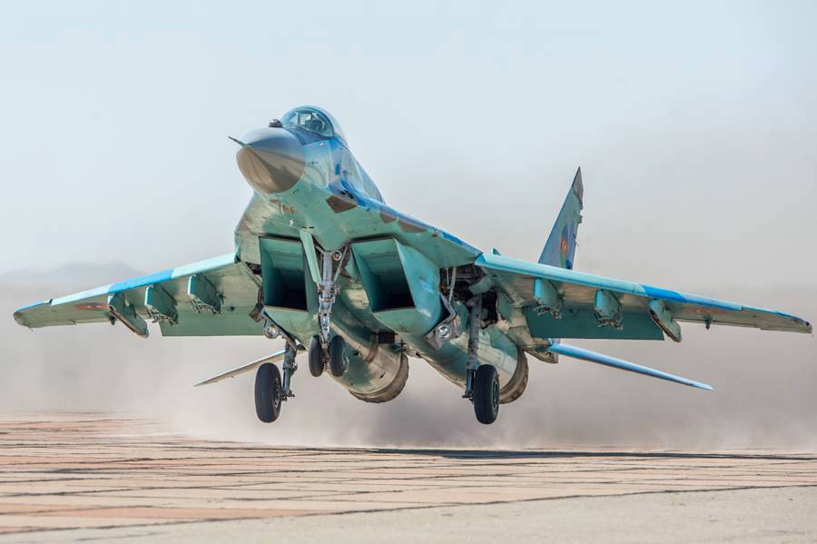 Причиной крушения МиГ-29 ВВС Азербайджана над Каспием стало столкновение со стаей птиц 