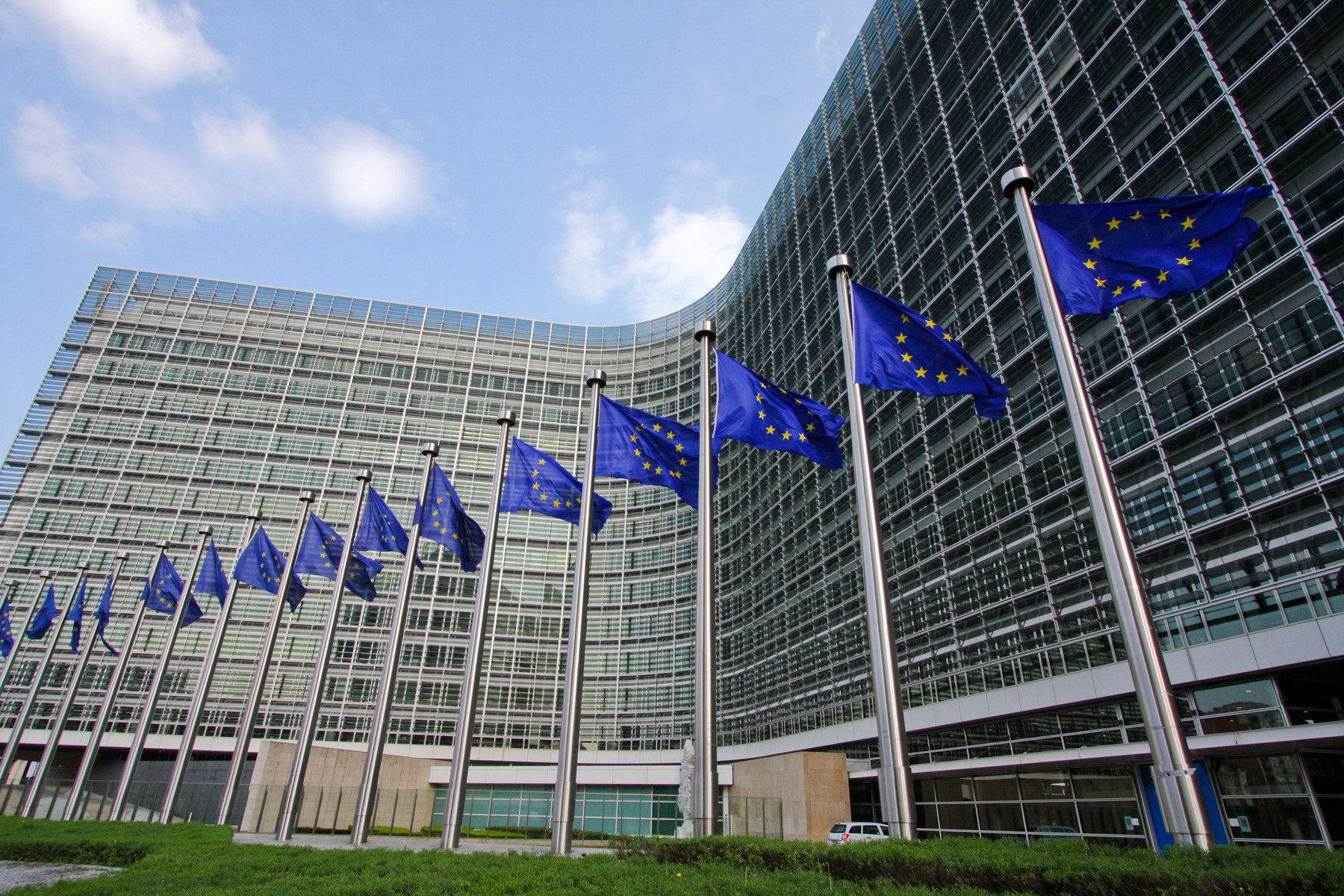 Еврокомиссия обсуждает со странами ЕС сроки закрытия границ из-за пандемии коронавируса