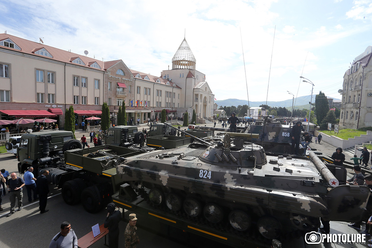 В честь Дня независимости в Степанакерте пройдет выставка военной техники и вооружения