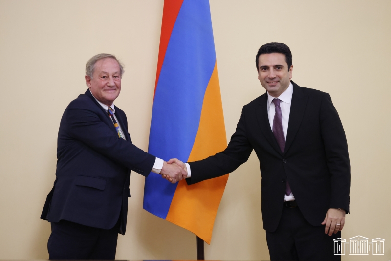 Симонян надеется на содействие французских партнеров в вопросе армянских военнопленных