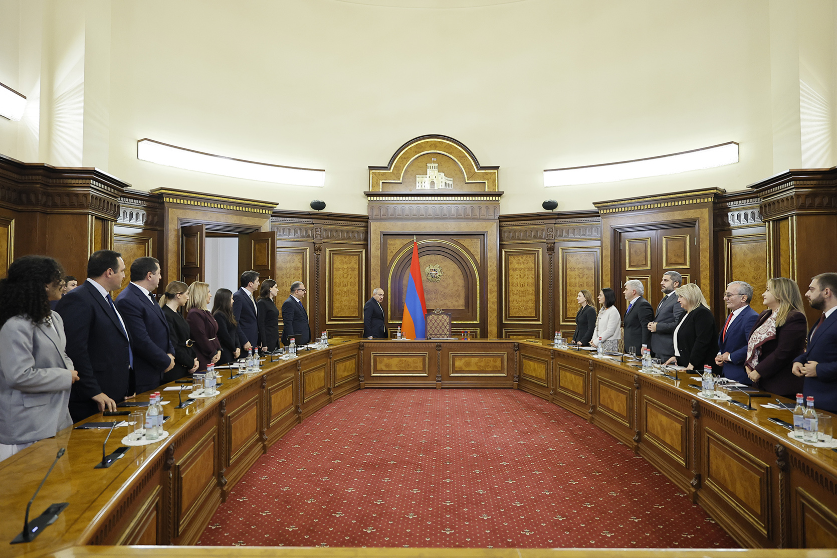 Փաշինյանի մոտ քննարկվել են կամավորության և փորձնակի ինստիտուտի զարգացման հեռանկարները