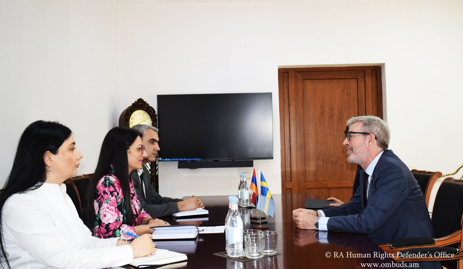 Омбудсмен Армении и посол Швеции обсудили широкий круг вопросов