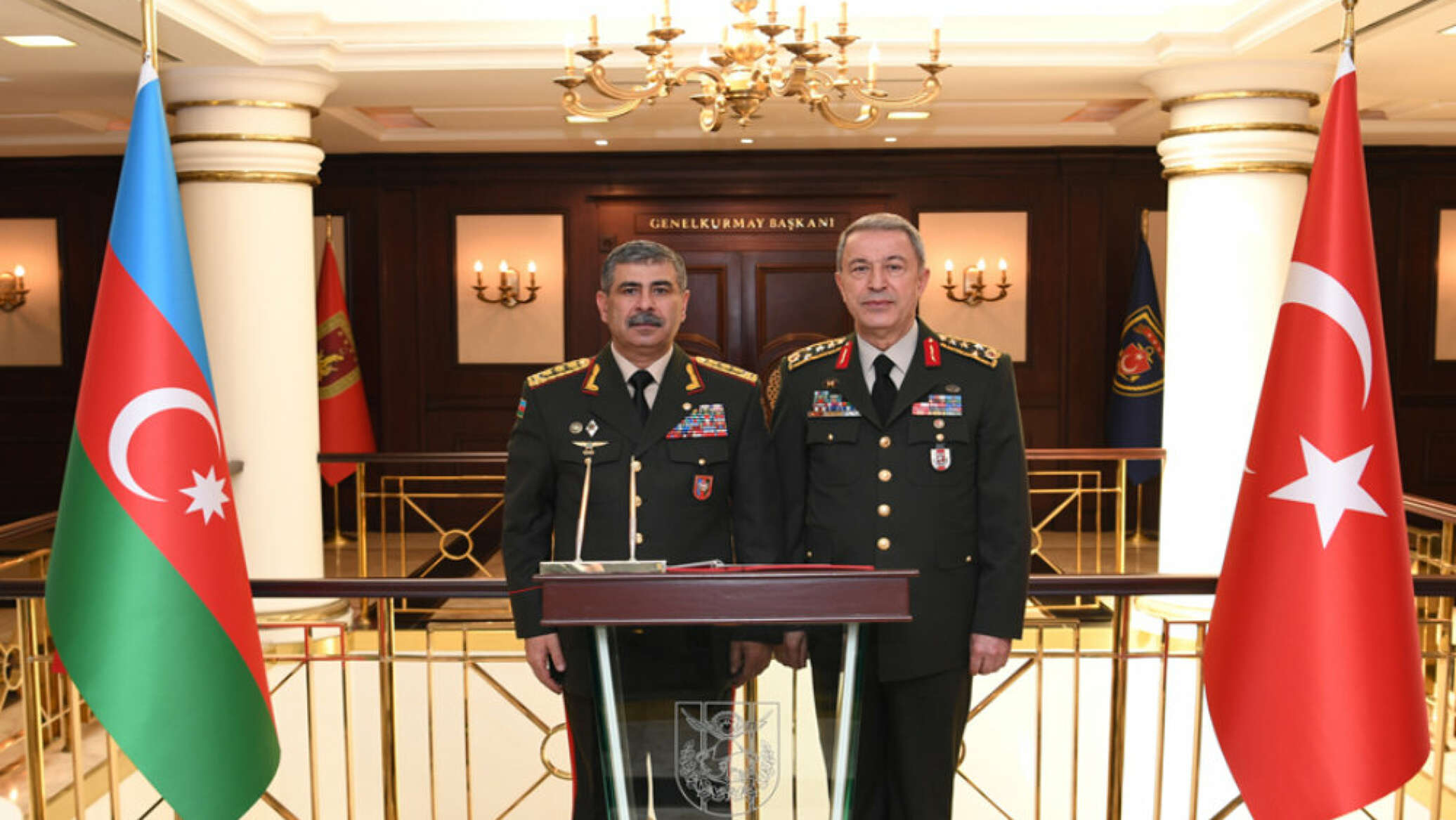 Министры обороны Азербайджана и Турции обсудили ситуацию на границе с Арменией