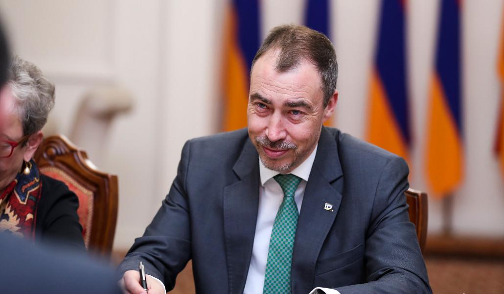 Клаар подчеркнул важную роль наблюдательной миссии на границе Армении и Азербайджана
