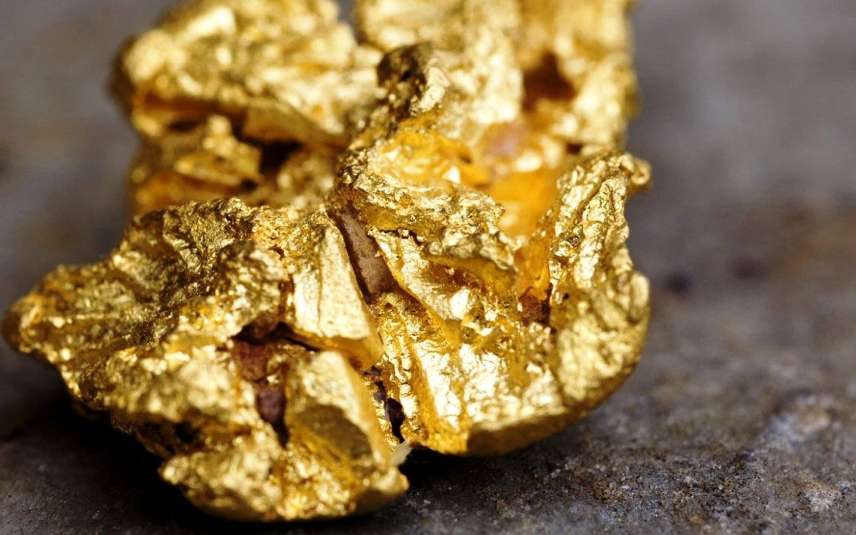 СК: В результате разбойного нападения украдено 36 кг золота и крупная сумма денег 