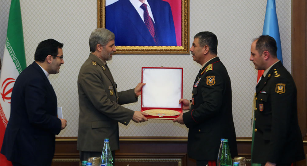 Министр обороны ИРИ: Иран поделится накопленным опытом с Азербайджаном