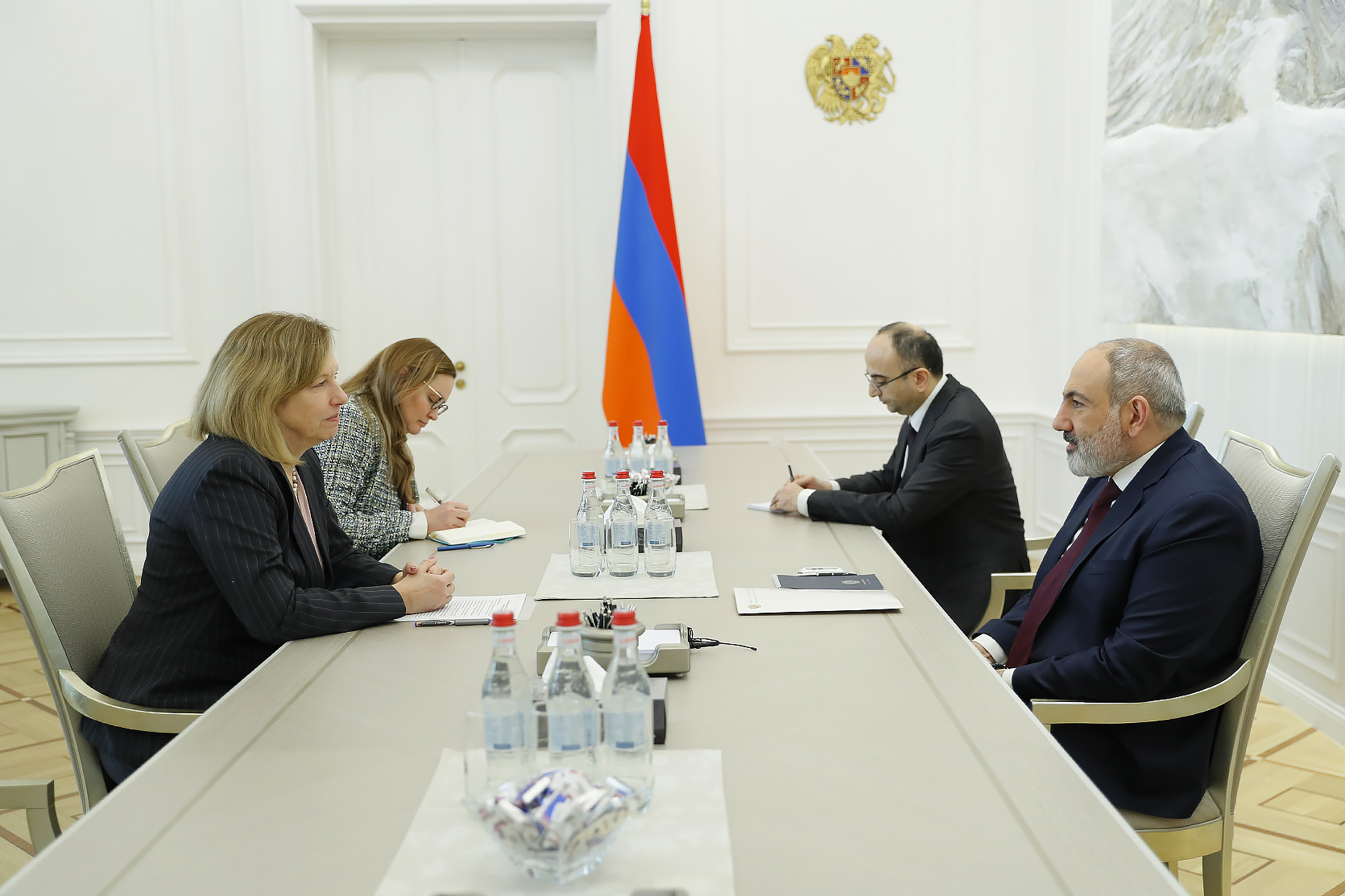 Пашинян высоко оценил усилия США в армяно-азербайджанском мирном процессе 
