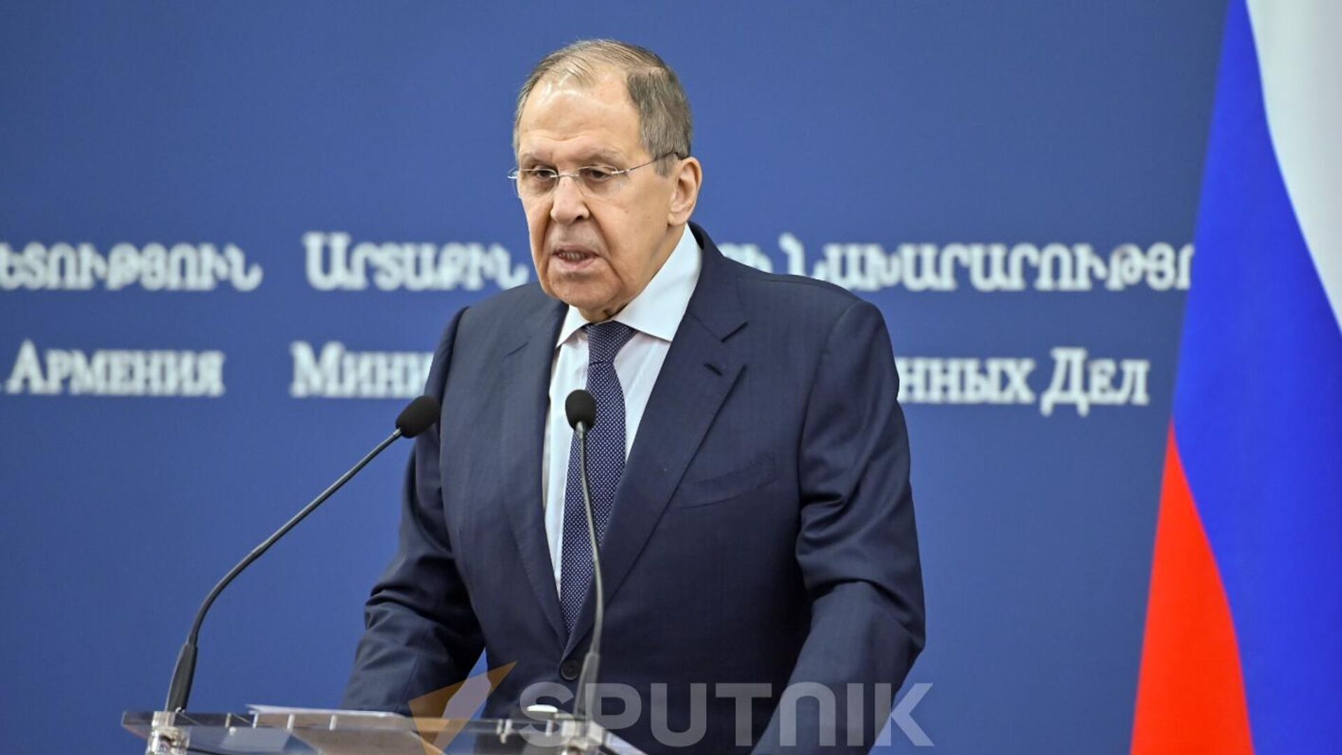 Россия заинтересована в активном участии Армении в ОДКБ - Лавров