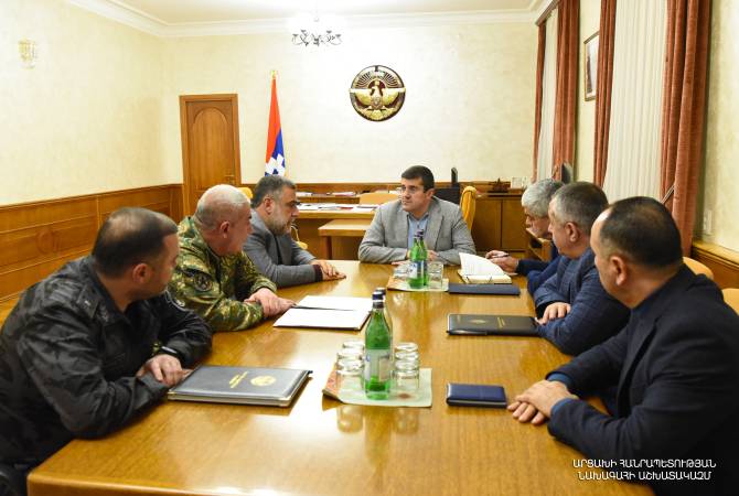 Президент Арцаха обсудил с силовиками сложившуюся в стране кризисную ситуацию