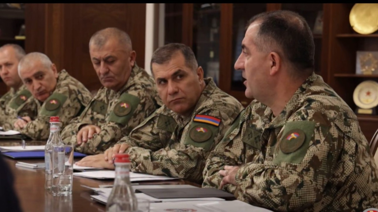 Պապիկյանը խորհրդակցություն է անցկացրել բանակի նոր համազգեստի ներդրման ընթացքի վերաբերյալ