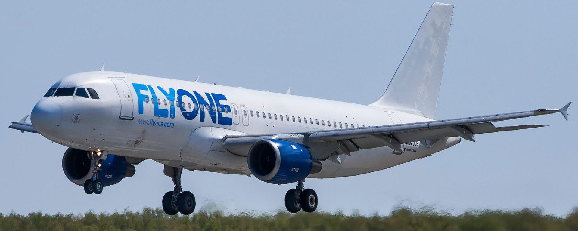 Երևանում վայրէջք է կատարել Օմանից ՀՀ քաղաքացիներին տարհանող առաջին ինքնաթիռը