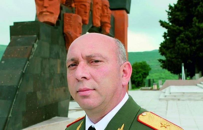 Никогда не занимался революциями или контрреволюциями - ответ карабахского генерала