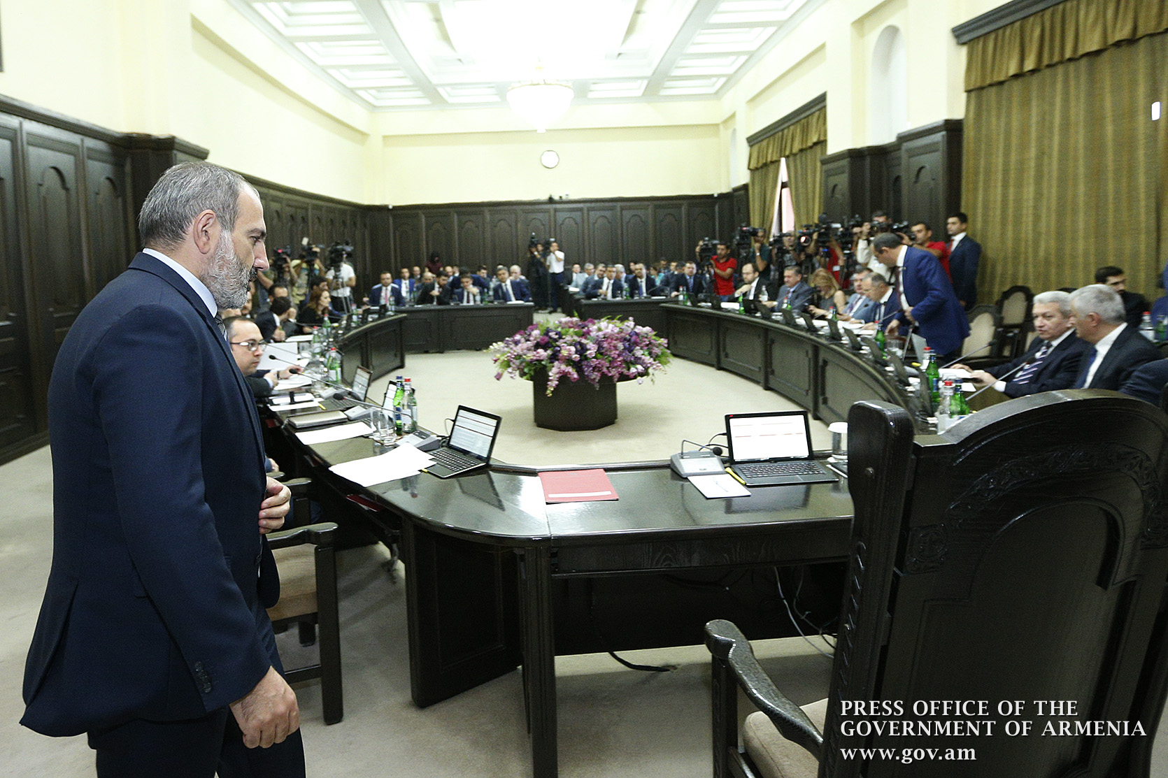 Пашинян заявил об окончании периода адаптации для правительства и потребовал результаты