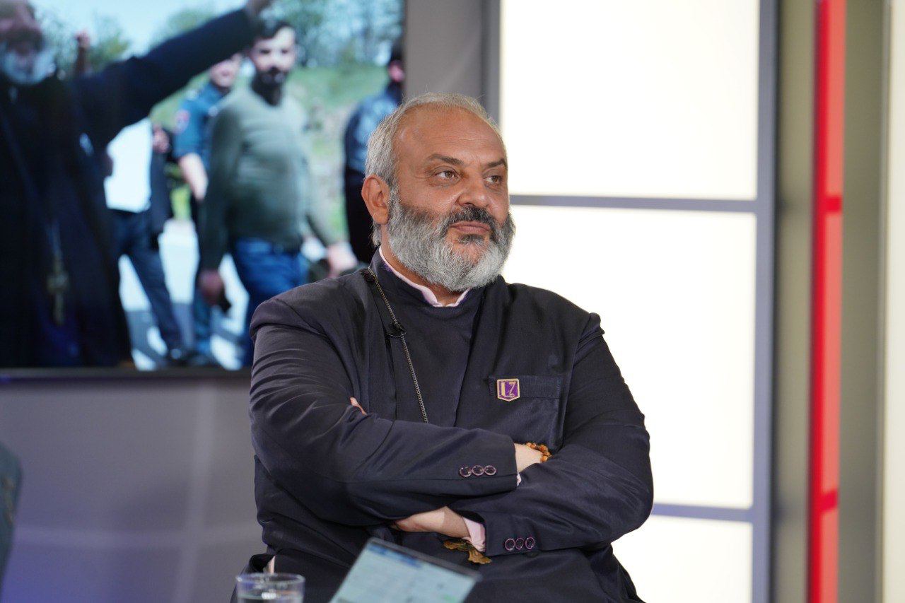 Բագրատ Սրբազանը հայցադիմում է ներկայացրել ընդդեմ ՔՊ-ական պատգամավորի