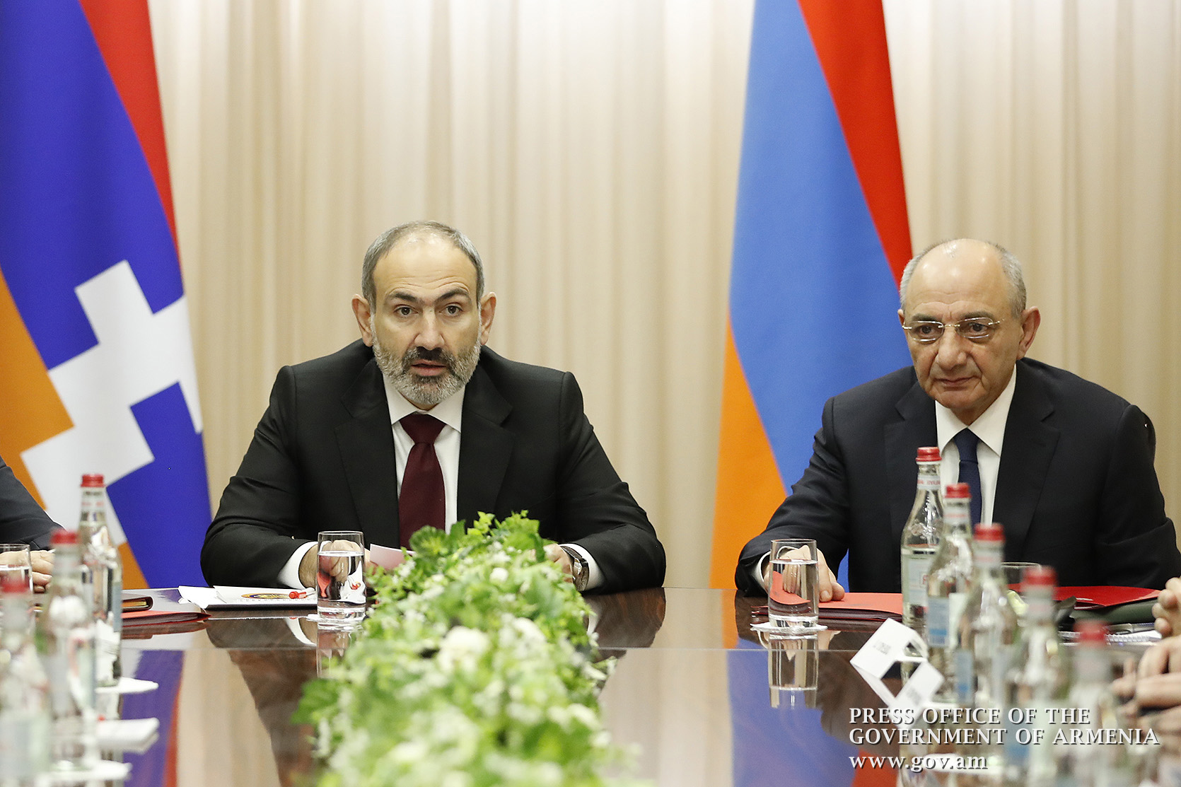 В Степанакерте проходит совместное заседание Советов безопасности Армении и Арцаха