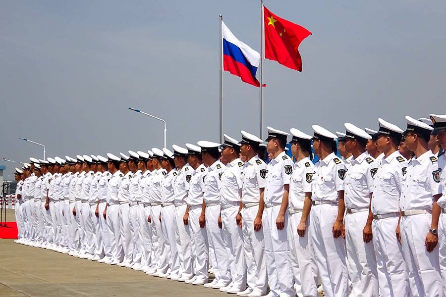 Минобороны КНР: Китай продолжит совместные операции с Россией