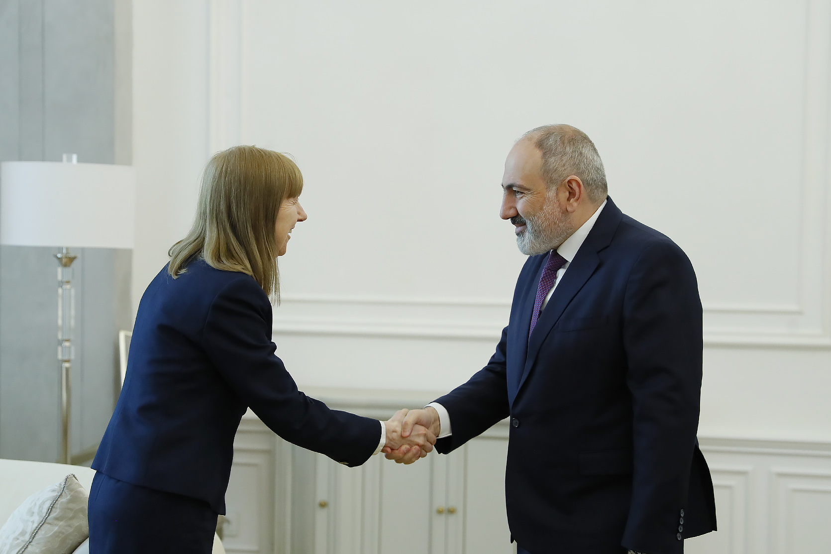 Никол Пашинян и Антонелла Бассани обсудили перспективы сотрудничества 