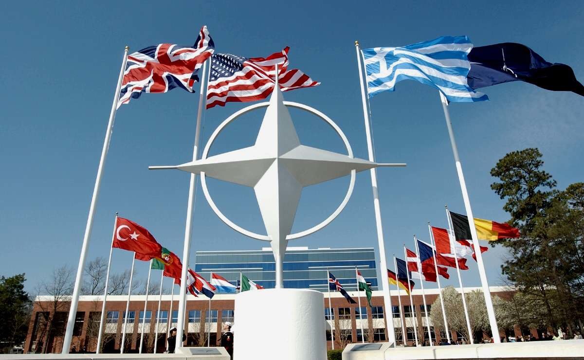 Опрос: Европейцы охладели к НАТО