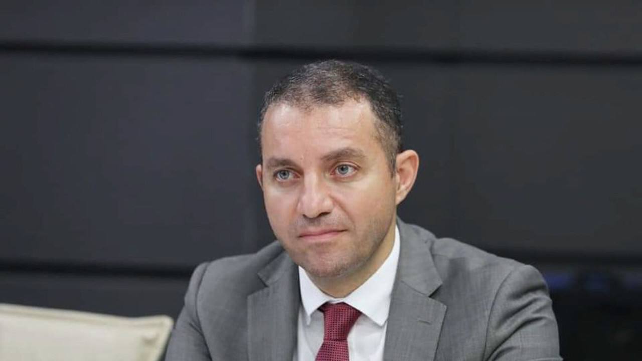 Министр экономики Армении Ваган Керобян подал в отставку