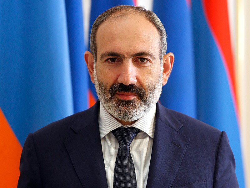 Премьер Армении с трибуны парламента призвал членов КС подать в отставку