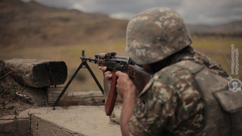 Армия обороны Арцаха вновь обвинила МО Азербайджана