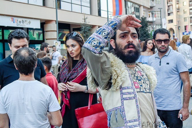 Минус восемь тысяч: население Армении продолжает сокращаться