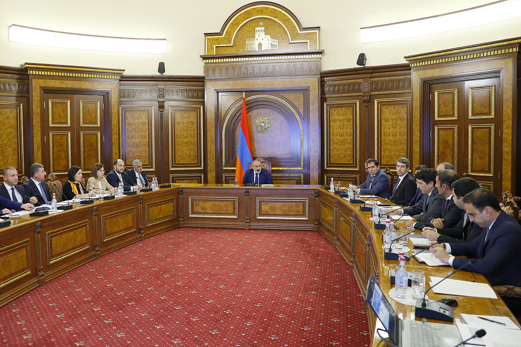 В правительстве Армении состоялись консультации об основах проекта госбюджета на 2024 год