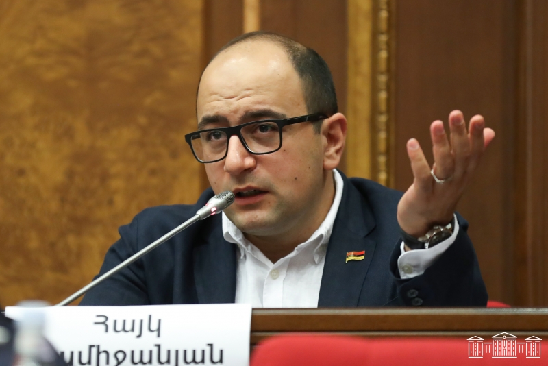 Айк Мамиджанян обратится с требованием к спикеру парламента Азербайджана