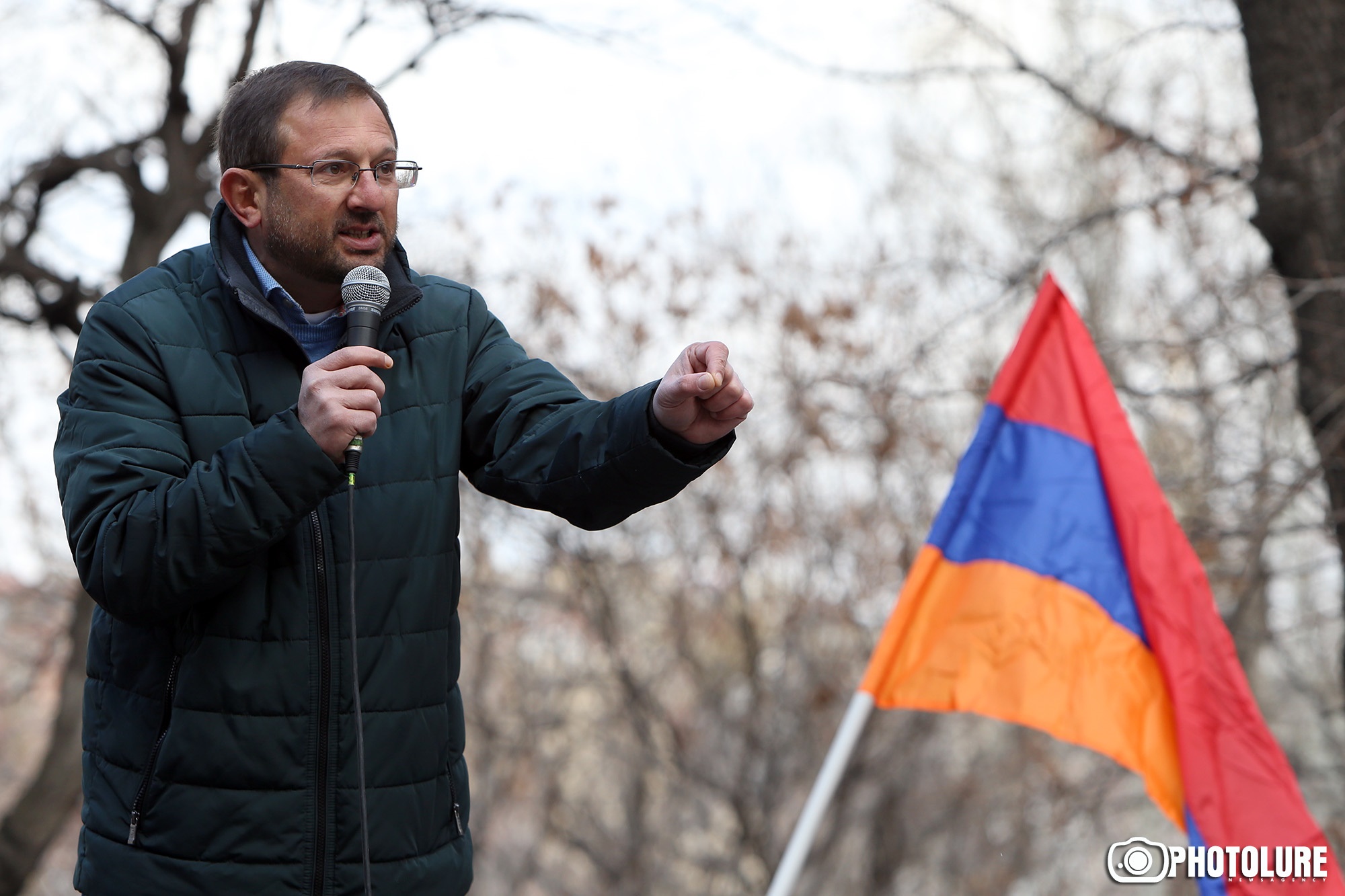 АРФ «Дашнакцутюн» проводит акцию протеста перед зданием Совбеза Армении