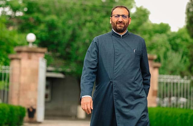 ԱԱԾ-ն ձերբակալեց Արշակ սրբազանին