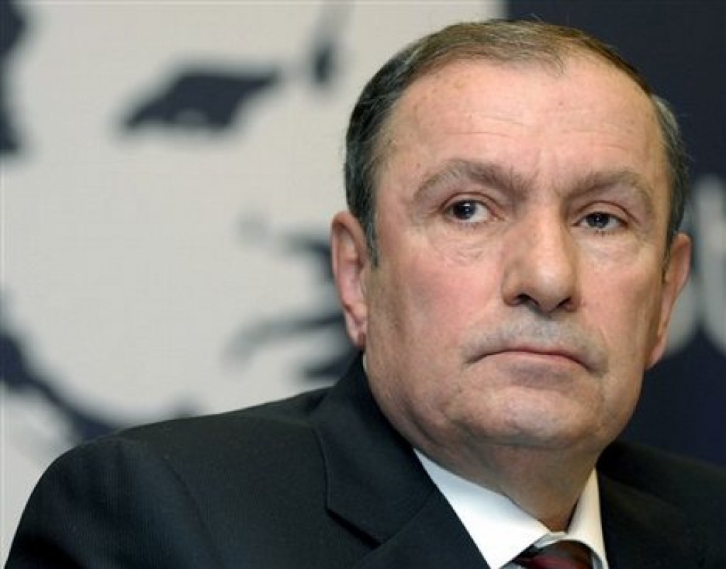 Тер-Петросян объяснил свое поражение на выборах нищетой в стране